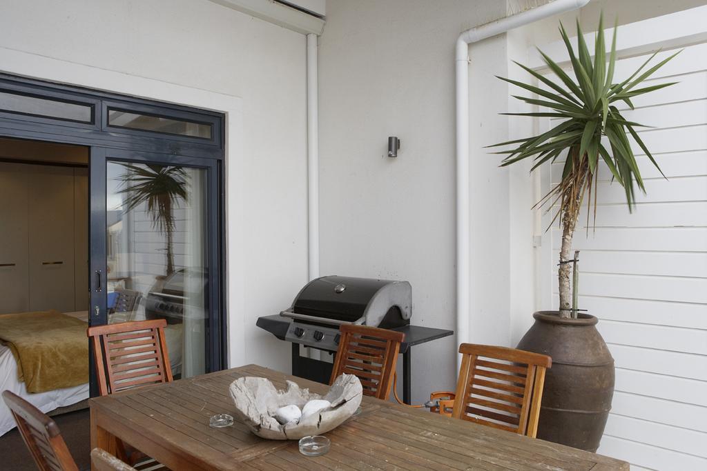 Marine Square Luxury Suites Hermanus Extérieur photo