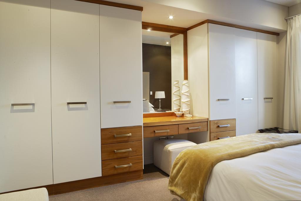 Marine Square Luxury Suites Hermanus Extérieur photo