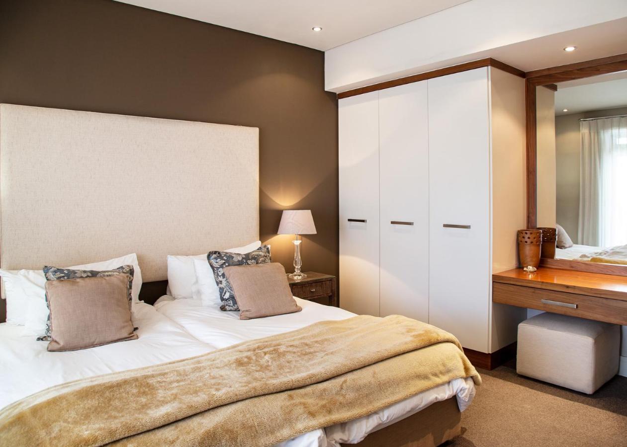 Marine Square Luxury Suites Hermanus Extérieur photo