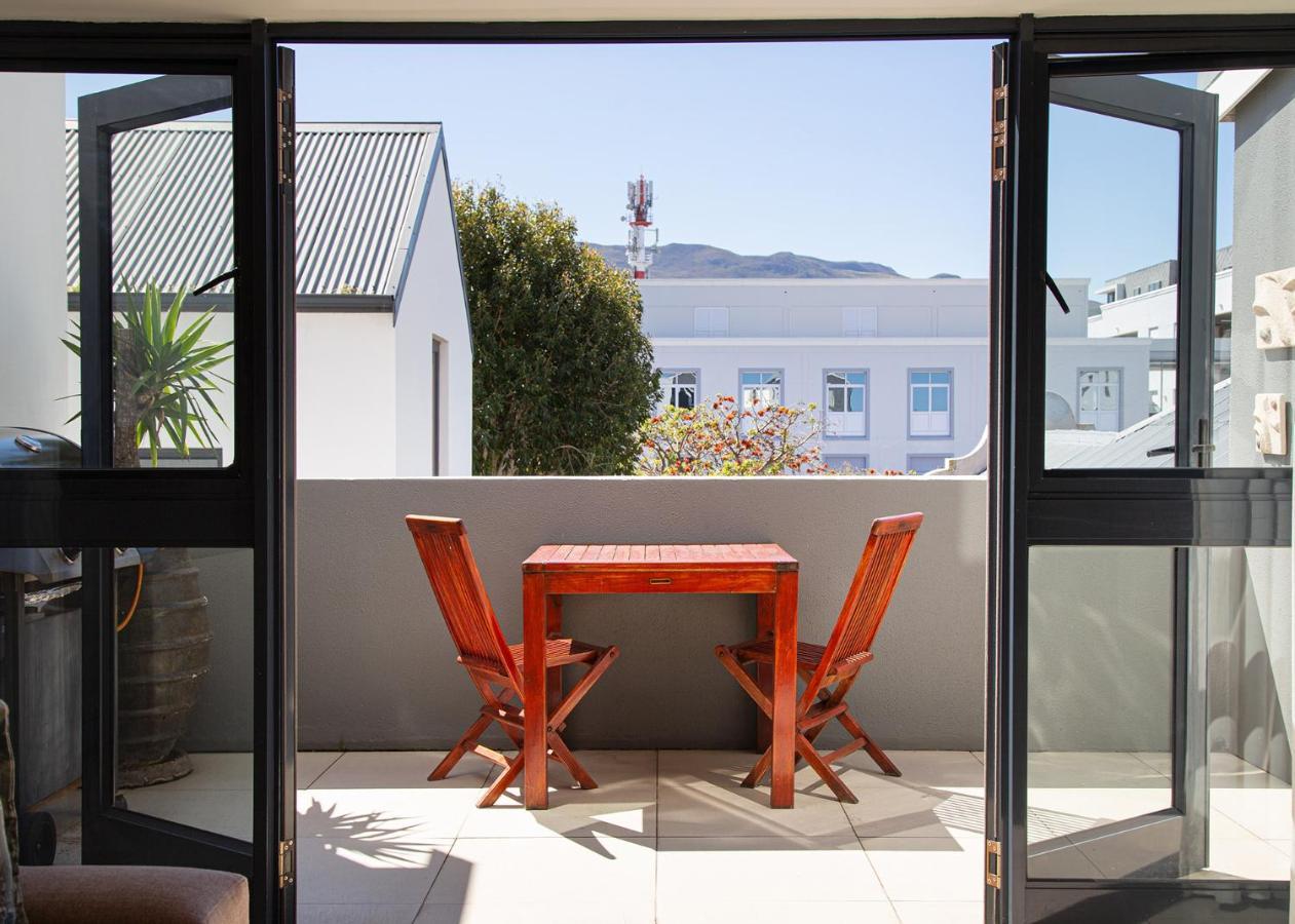 Marine Square Luxury Suites Hermanus Extérieur photo